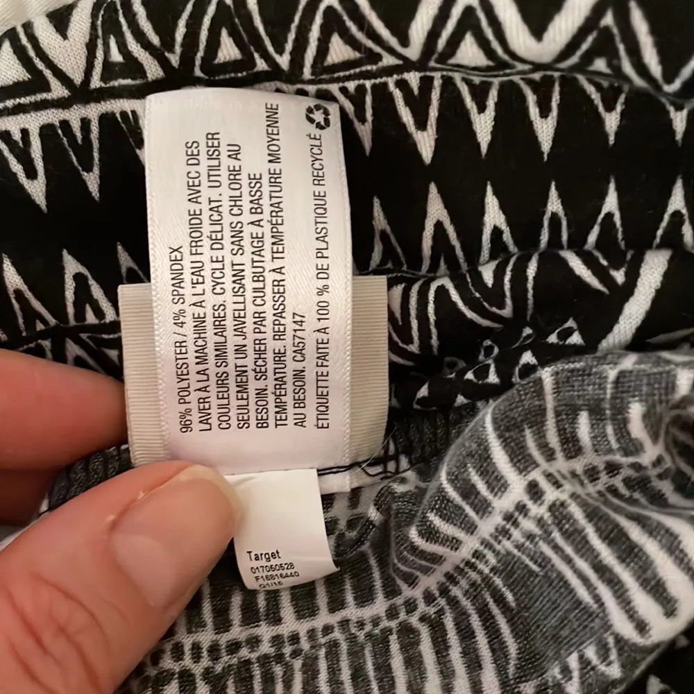 Black & White Aztec Print High Waist Maxi Skirt Size Small - Image 14