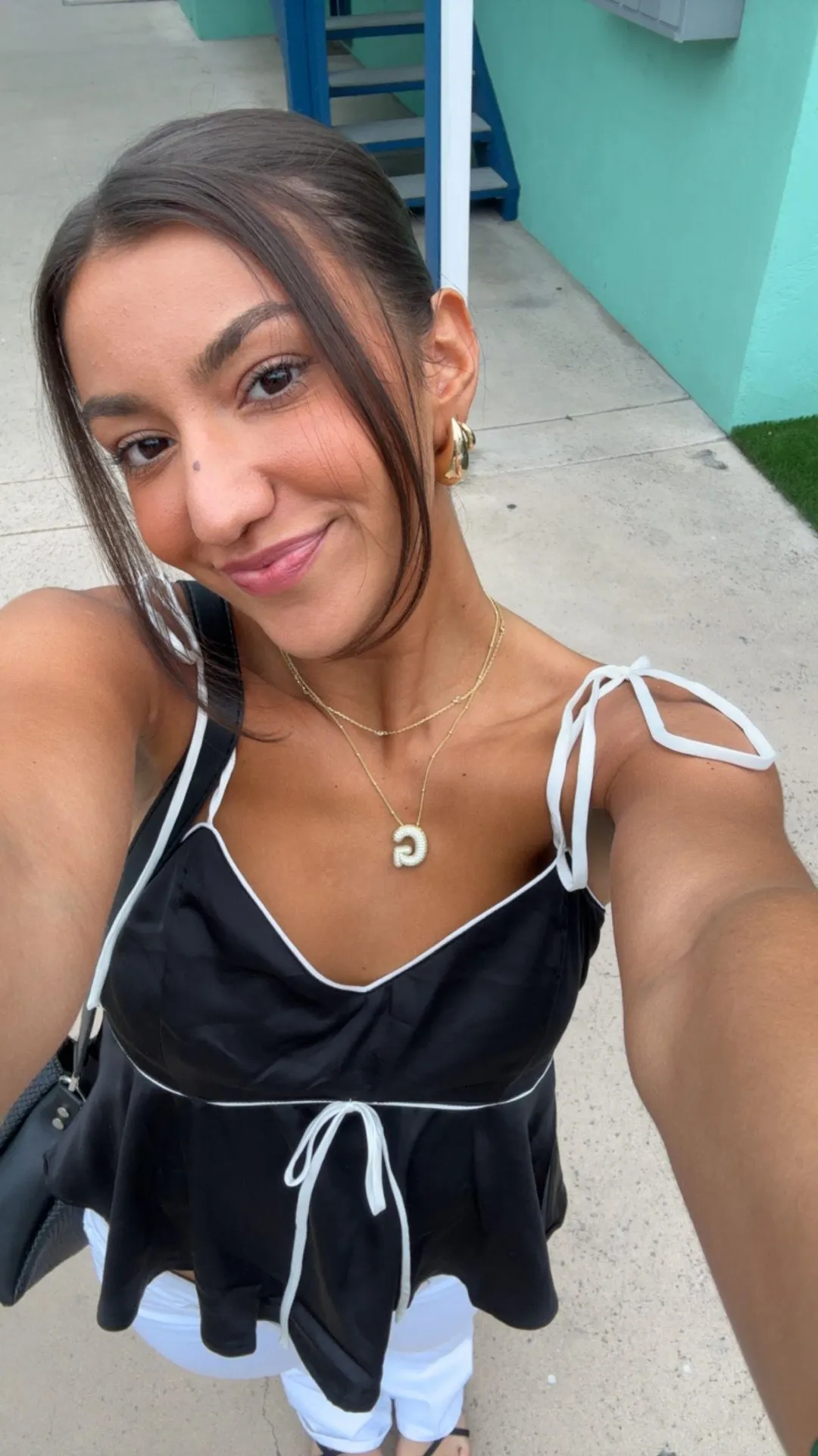 Black Tank With White Trim Size M - Image 5