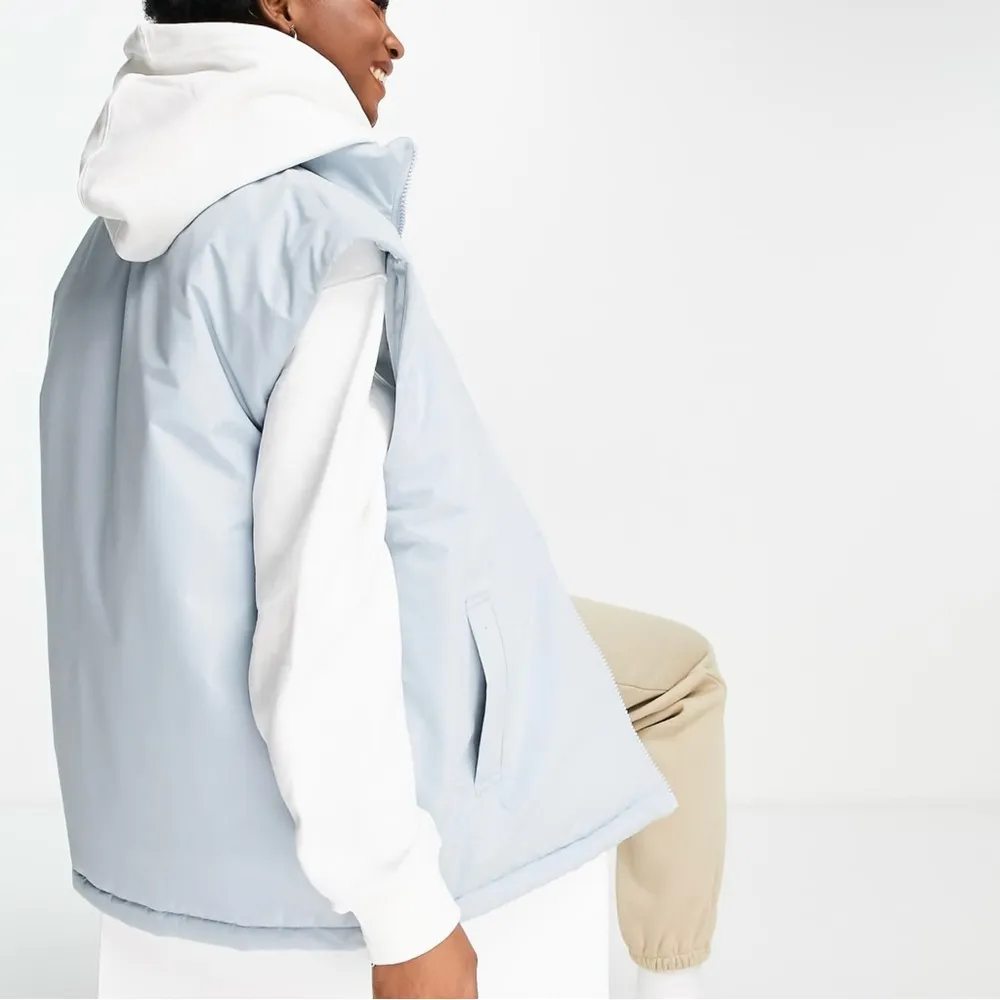 ASOS Design Oversized Puffer Vest Women’s Size 2 Petite Blue Full Zip - Image 9