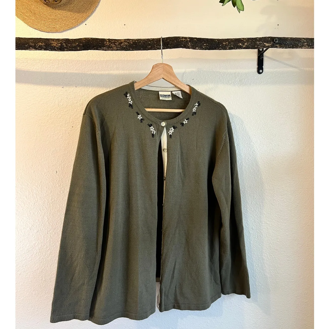 Vintage Xhilaration Green Soft Knit Floral Embroidered Cardigan Sweater Size XL - Image 2