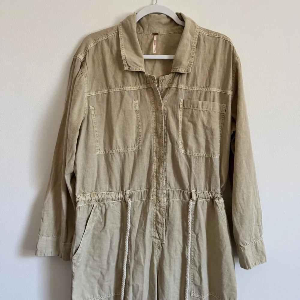 Free People Quinn Coverall Size Large Jumpsuit in Thistle Seed Green Boho Linen - Image 4