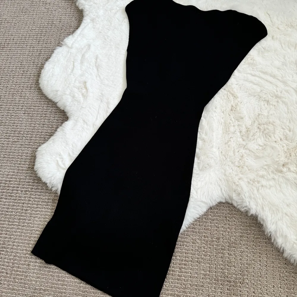 Aritzia Cutout Knit Bodycon Dress XS - Black - Image 3