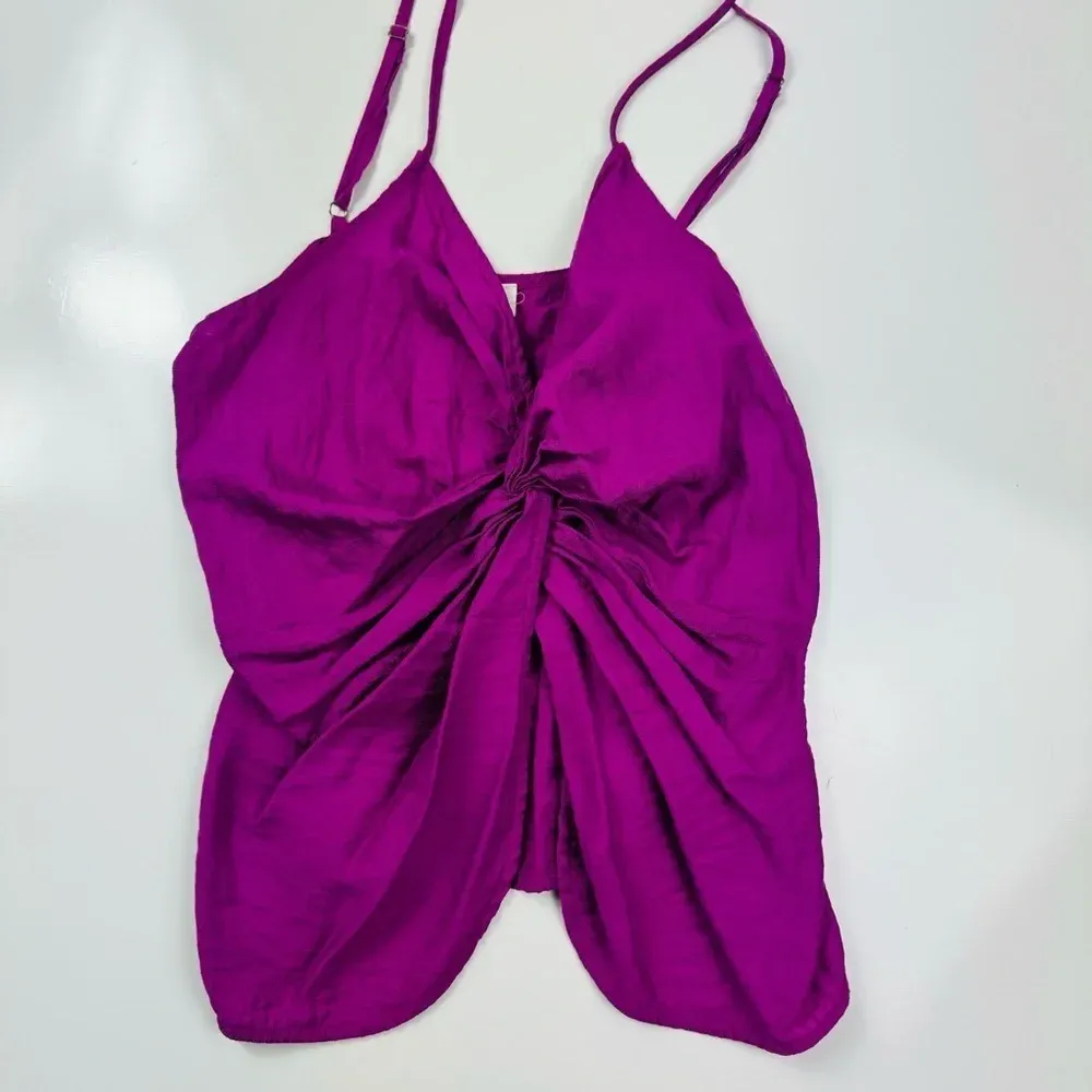 Flawless Fuchsia Front Twist Sleeveless‎ Top Size Medium - Image 3