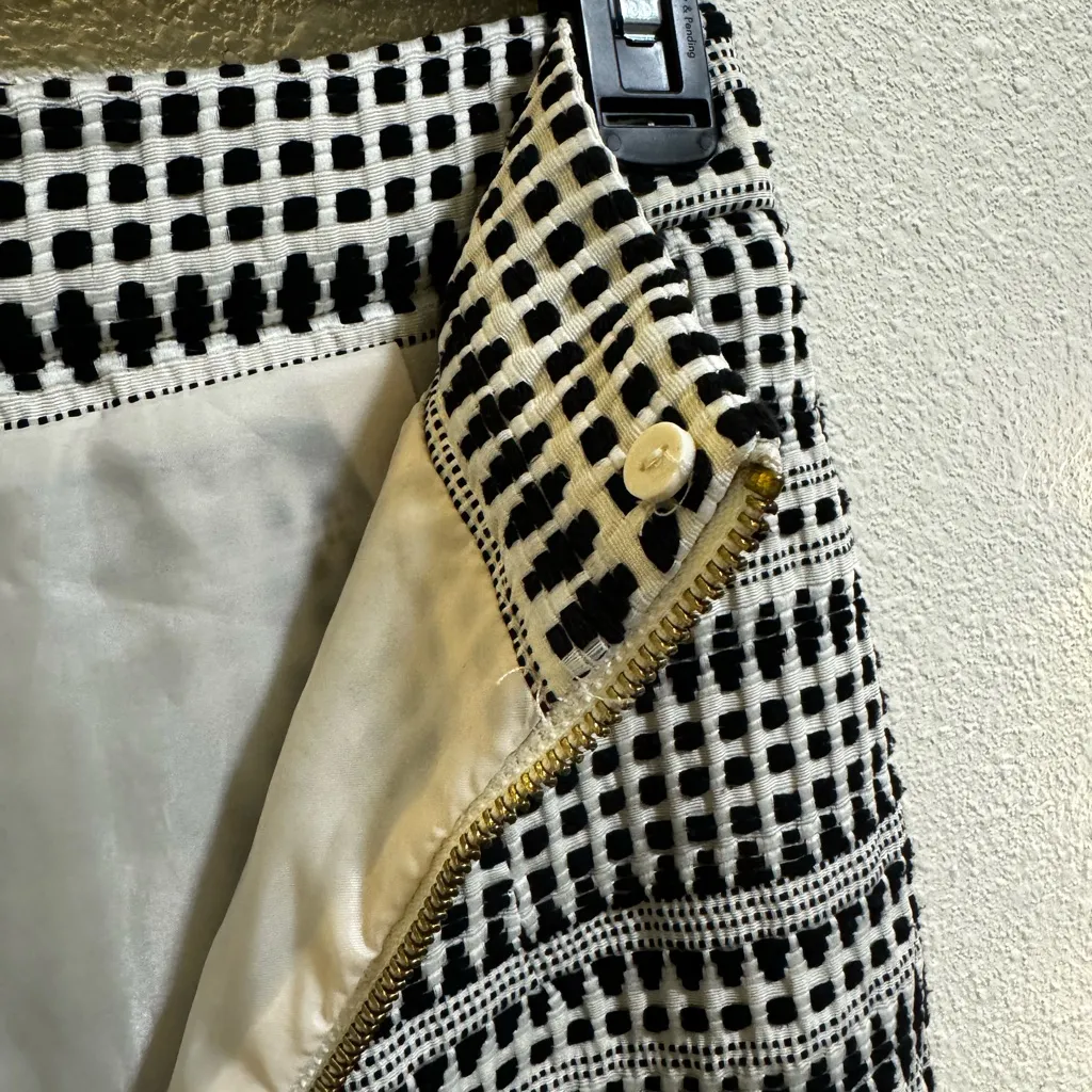 Monochrome Patterned Pencil Skirt - Image 6