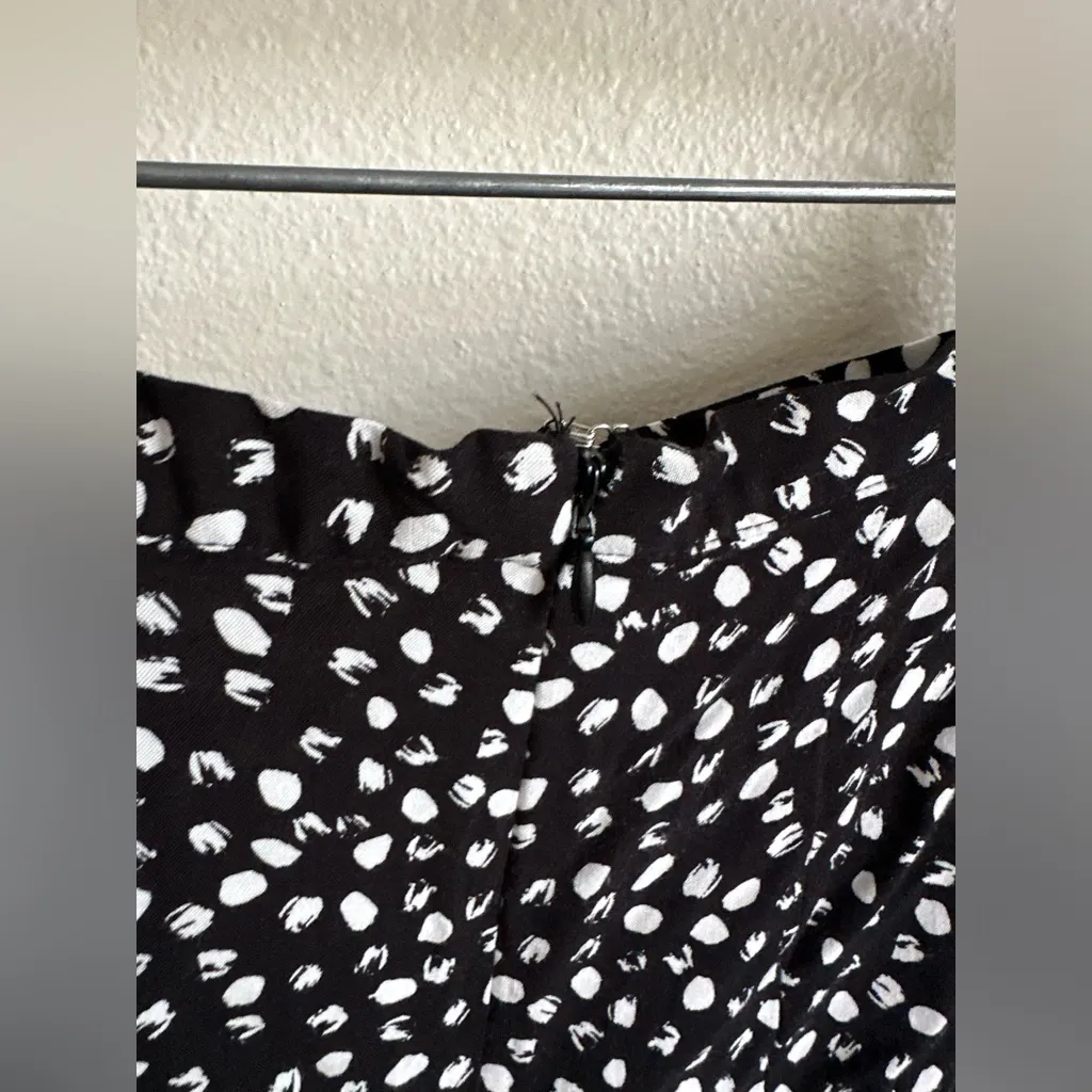 TOP SHOP Black and White Patterned skirt. - Image 5