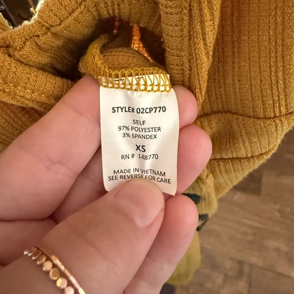 Sienna Sky EUC Ribbed Mustard Cropped Sleeveless Jumpsuit with Pockets - Image 5