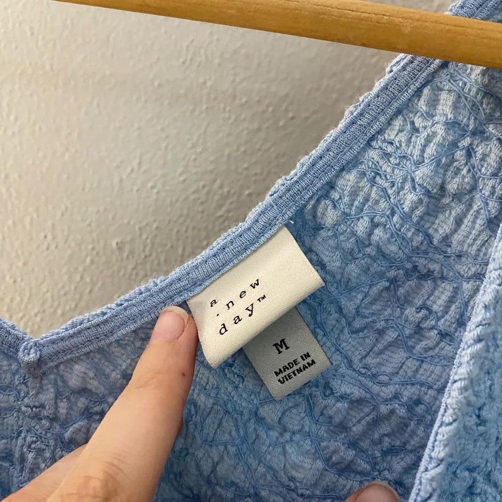 A New Day‎ Bubble Blue Tank Top Medium Coastal Normcore Preppy Feminine Cottage - Image 3