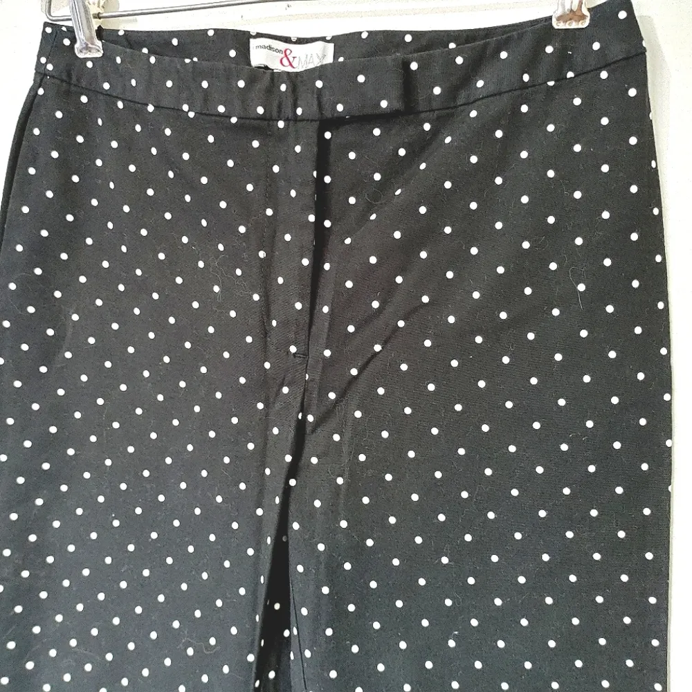 Madison & Max Black Polka Dot Capri Crop Pants Size 6 - Image 3