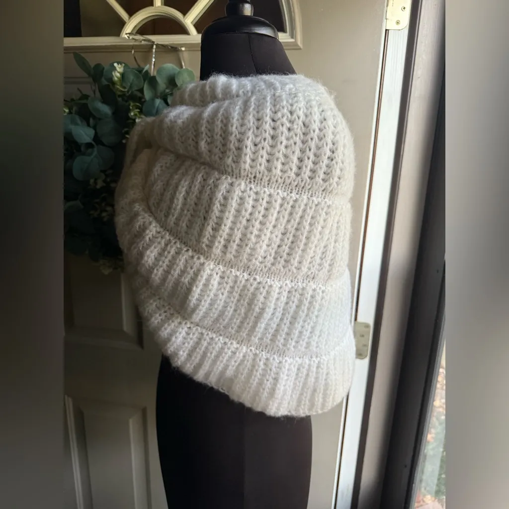 Vintage handmade knit cream sweater tie shoulder shawl, one size White Size undefined - Image 7