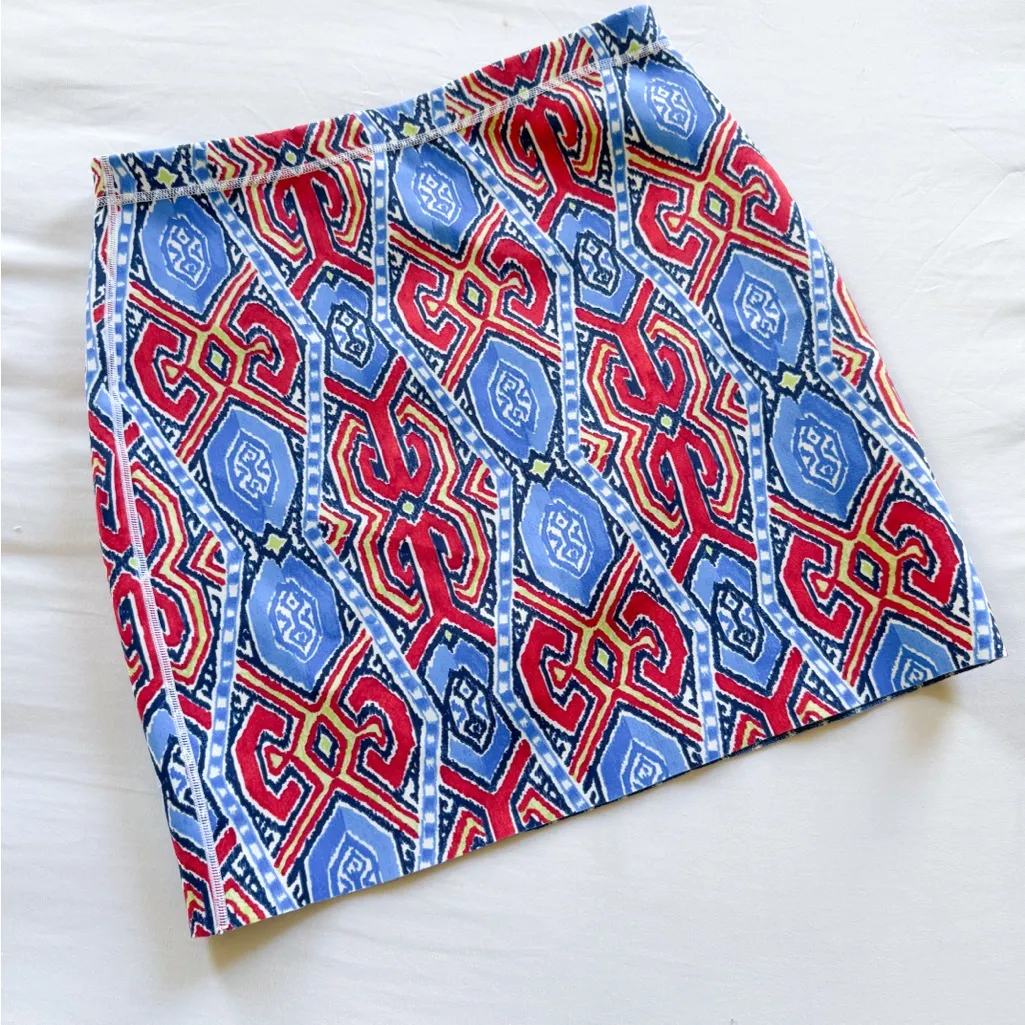 J McLaughlin Halle Reversible Skirt Size M Red Blue Geo Scuba Size M - Image 3