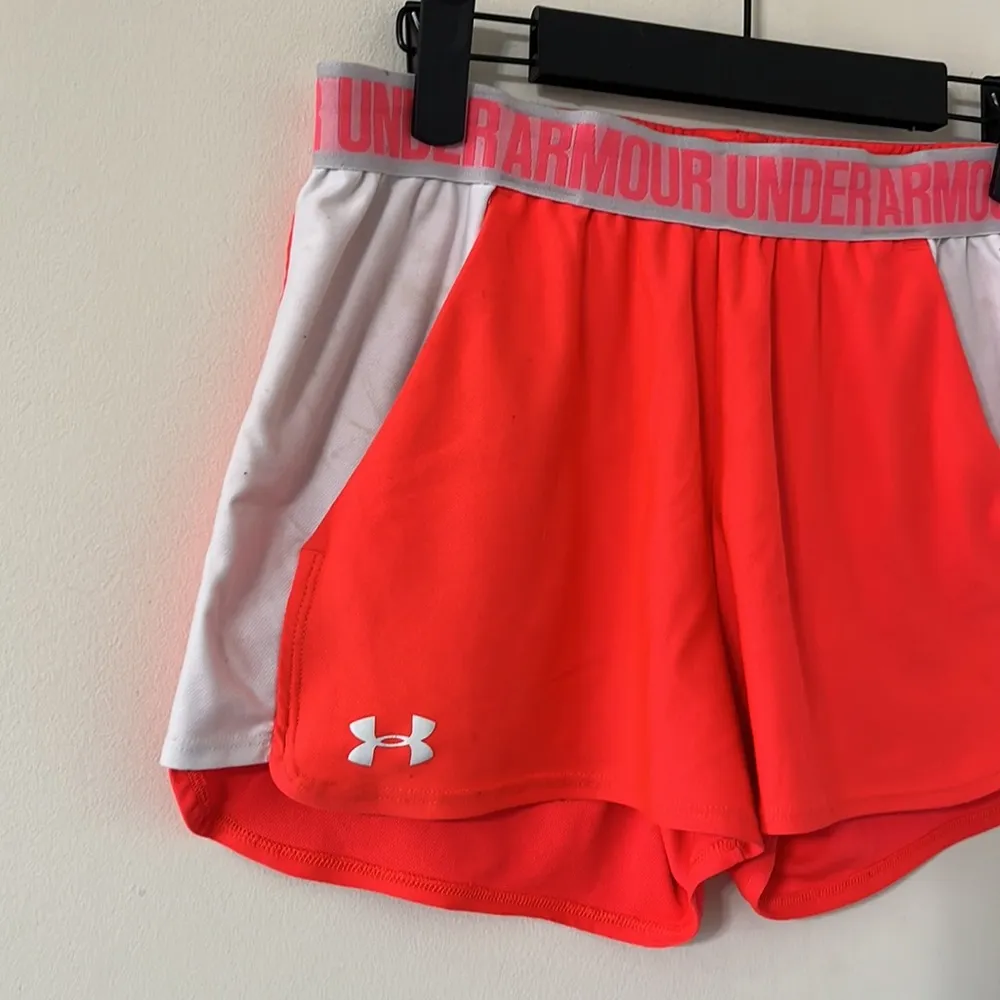 Under Armour Heatgear Play Up 2.0 Running Bright Orange Salmon Shorts Size M - Image 3