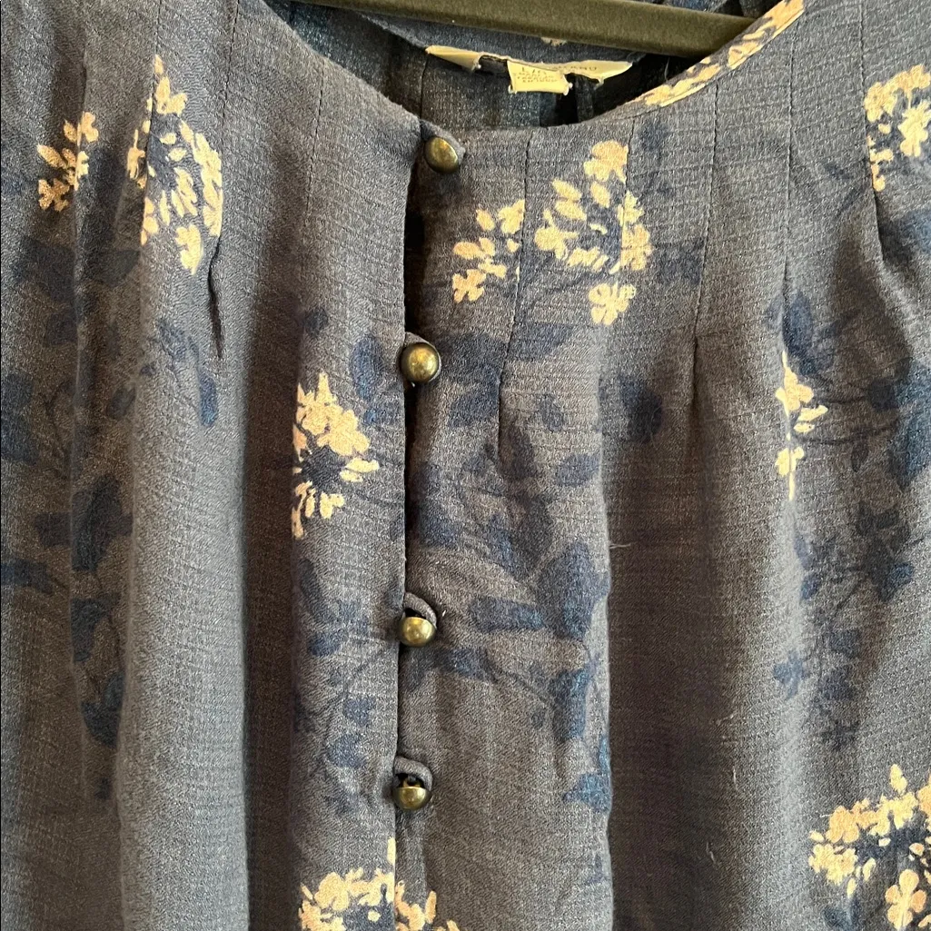 Lucky Brand Blue and White Floral Blouse Large - Image 4