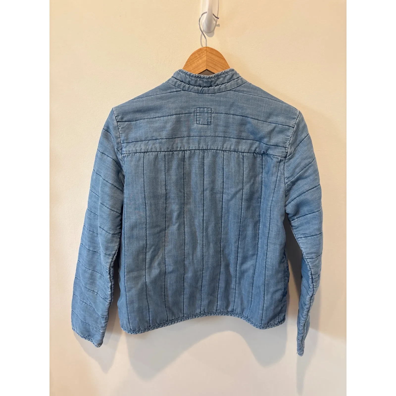 Gap Chambray Bomber Jacket Quilted Blue Collared Full Zip Size M - Image 3