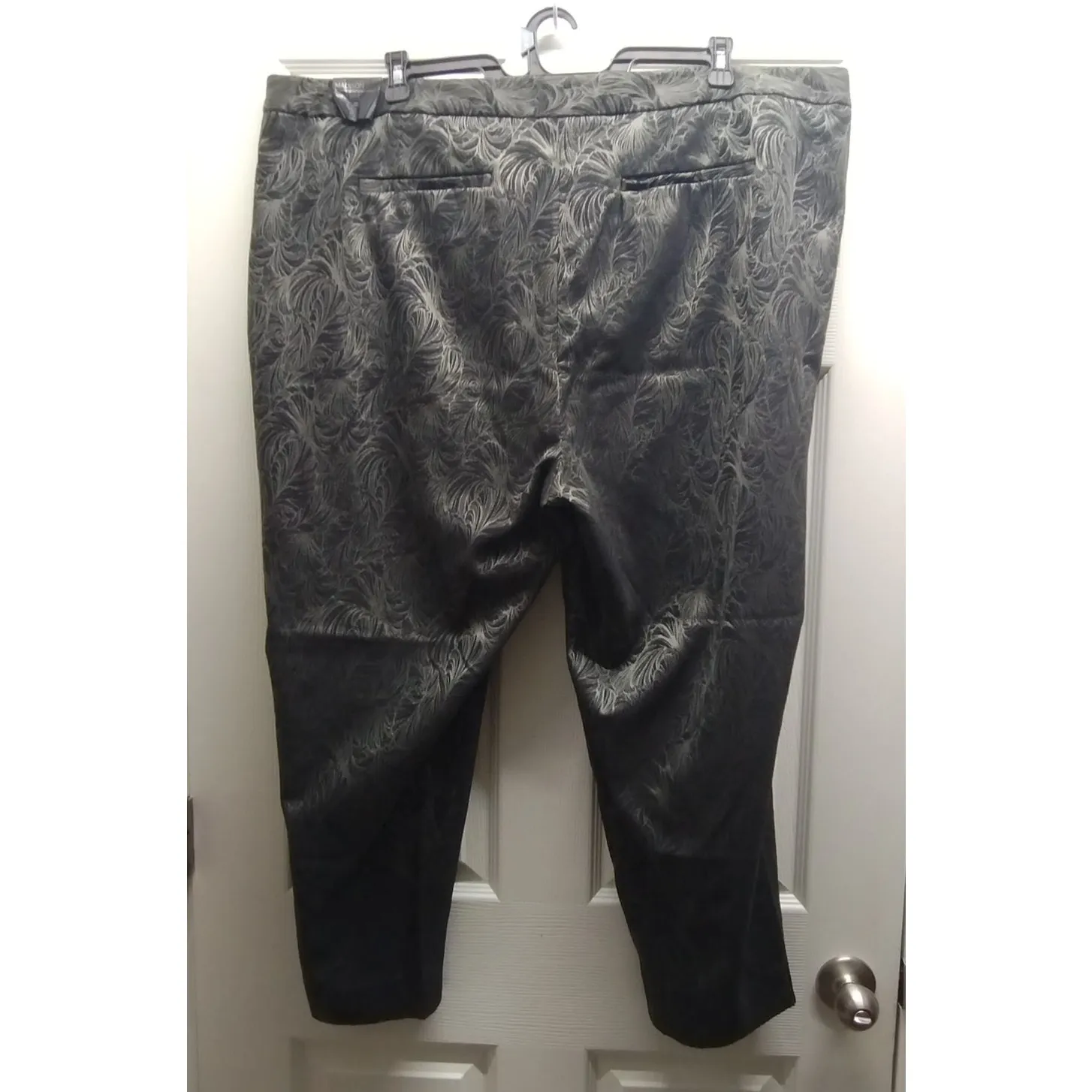 Lane Bryant NWT Plus Size 28 Madison Ankle Pants Pull-On Dark Green Botanical - Image 3