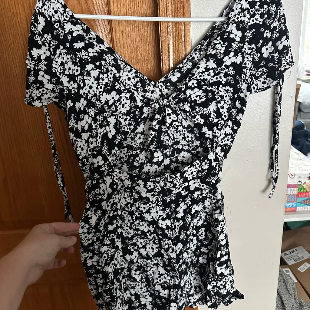 Express Black and White Floral Jumpsuit - Image 2