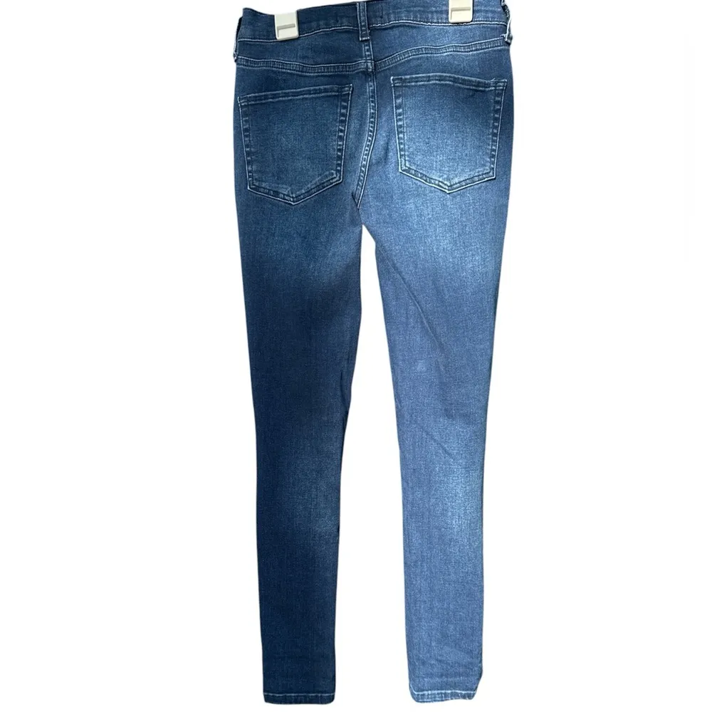 Free People Women’s Distressed Skinny Jeans Size 26 Effortlessly Cool Ripped - Image 4