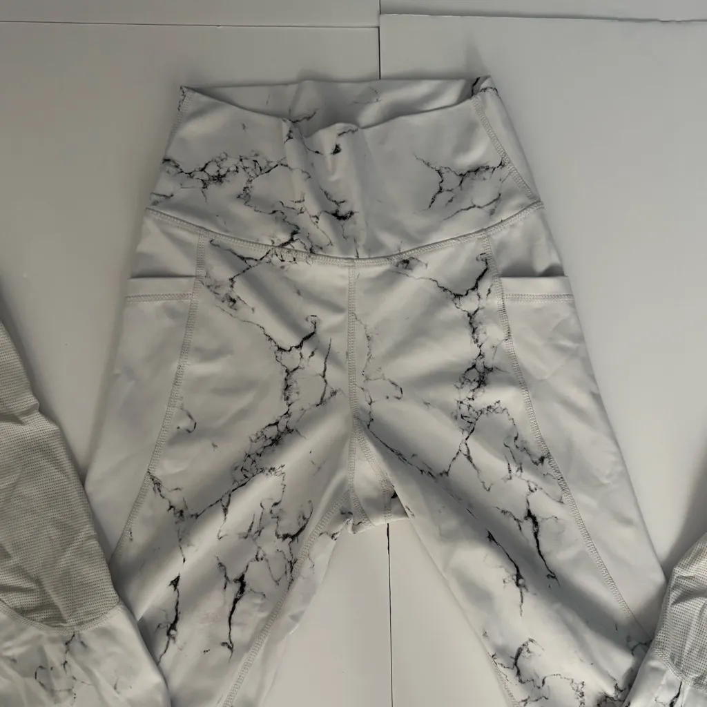 Buffbunny Collection Limitless Leggings –White Marble Print • Activewear • Small - Image 2