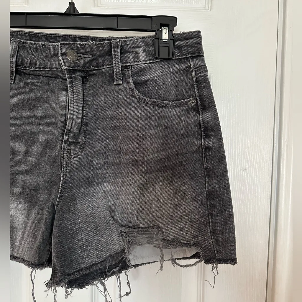 Old Navy Dark Wash Black/Grey Denim Shorts Size 6‎ - Image 6
