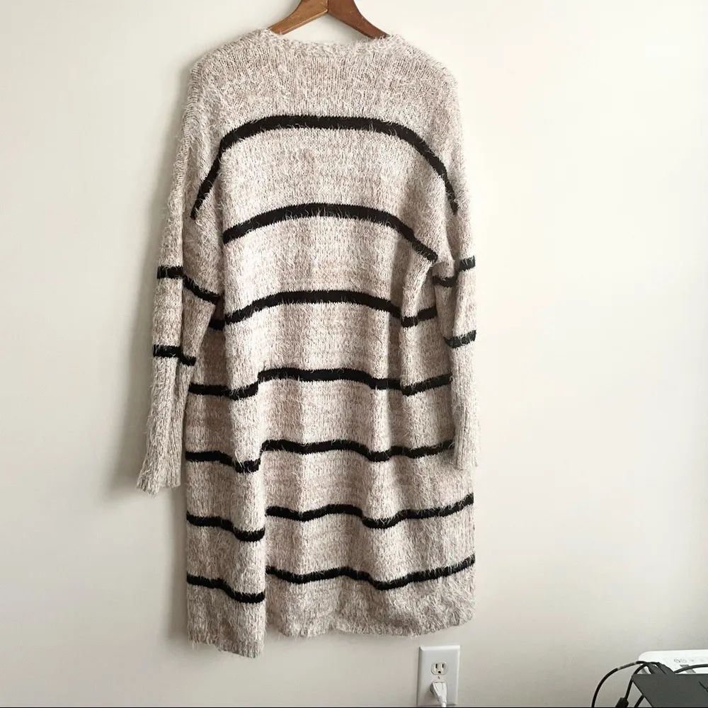 onetheland  striped soft cardigan size medium - Image 4