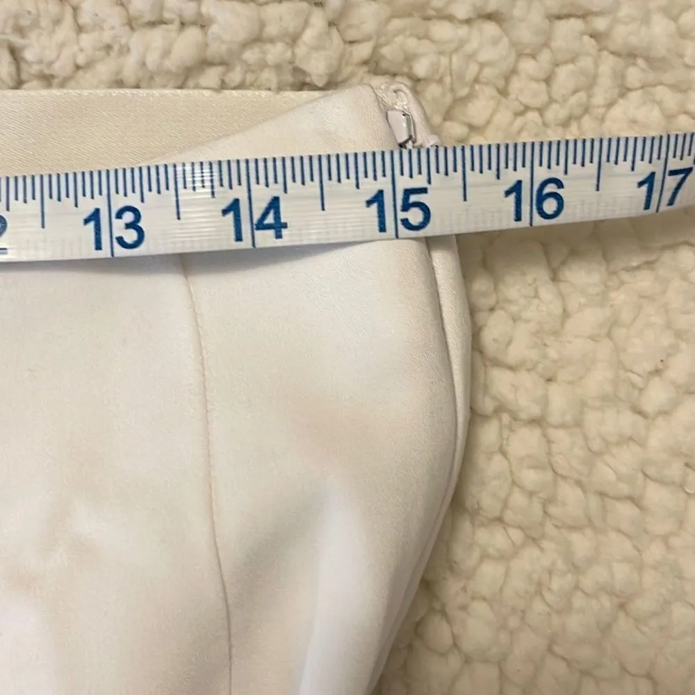 CHAPS  Woman's White Fitted‎ Capri Pants Size 10 - Image 6