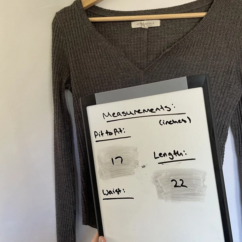 Aeropostale lightweight long sleeved v-neck sweater top women's size XS - Image 6