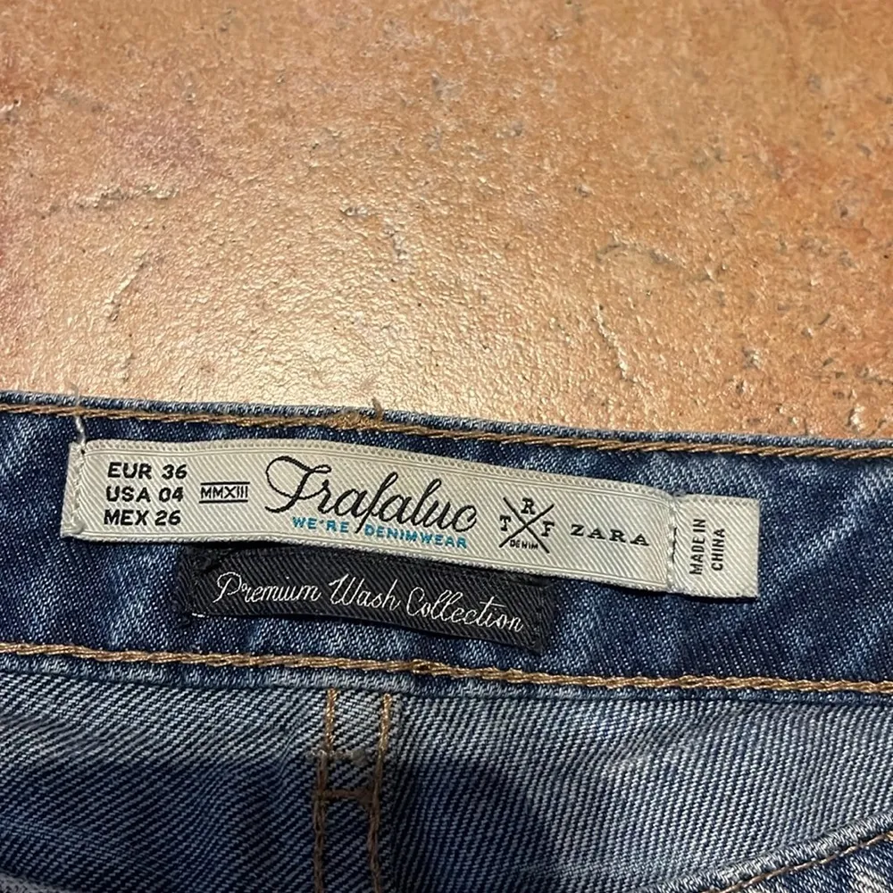 Zara trafuluc patched knee boyfriend jeans size 4 - Image 3