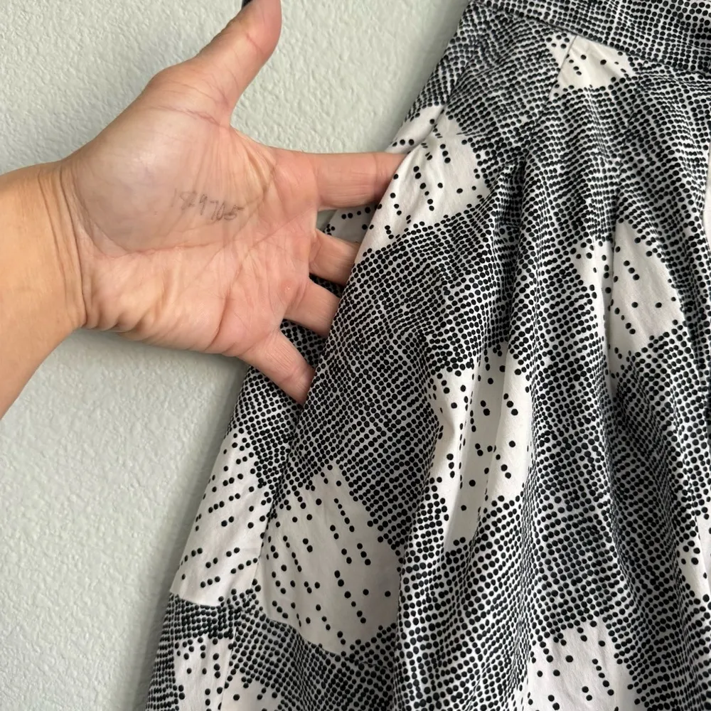 Samantha Sung White/Black Midi Length Cotton Stretch Skirt. Size 4 Black - Image 4