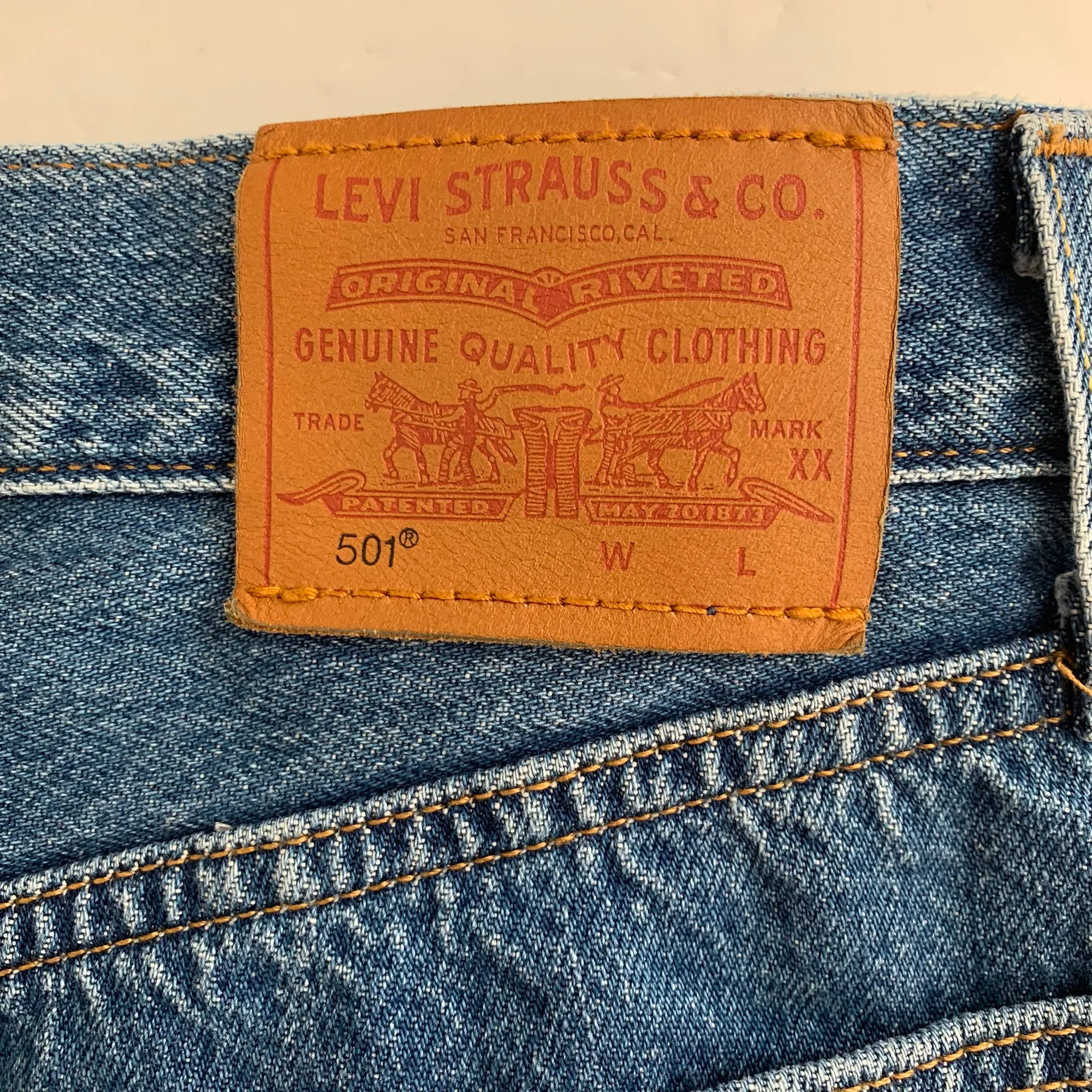 501 Button Fly High Waist Jogger Jeans Sz 27 - Image 8