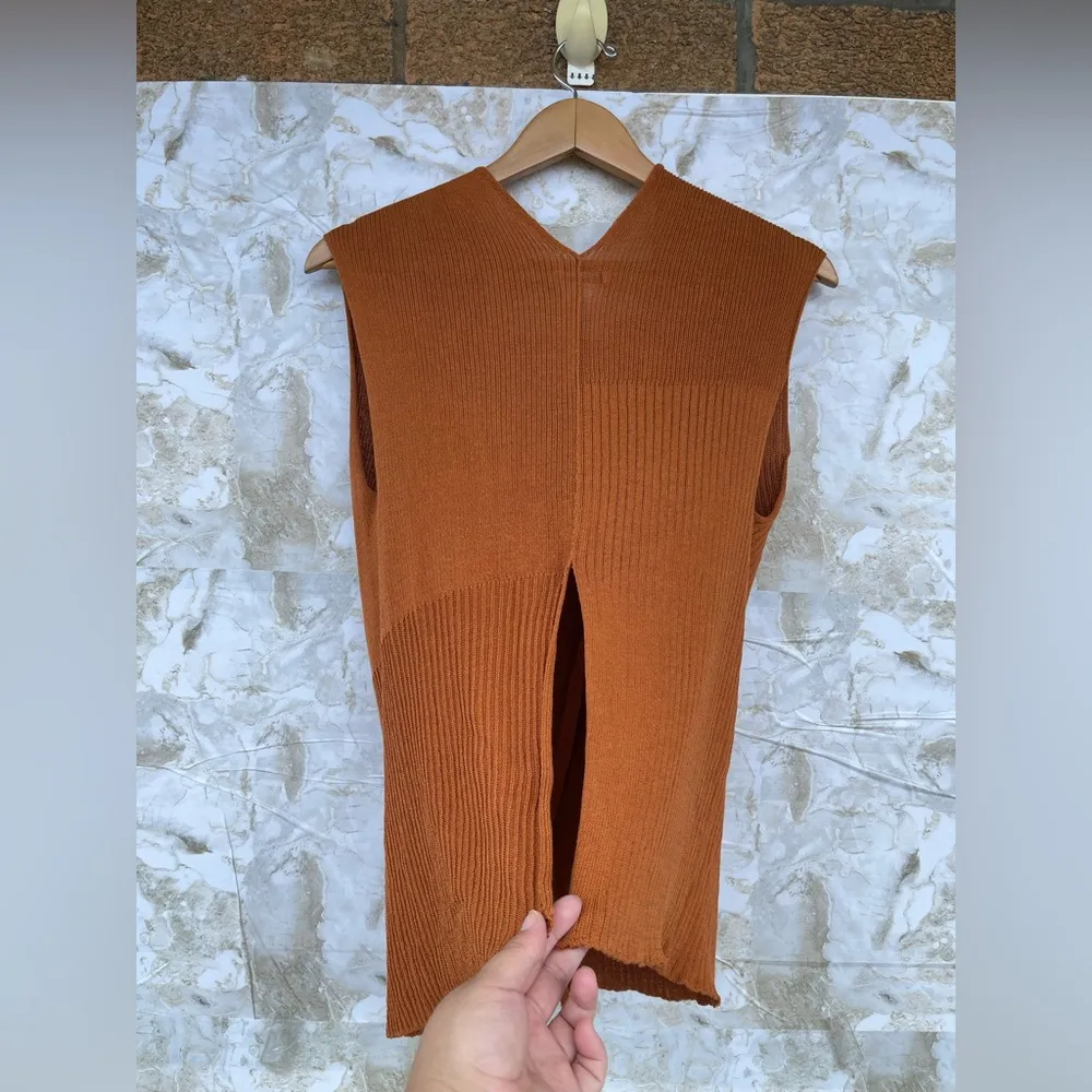 Sarah Pacini Sleeveless Sweater Vest – Rust Orange Knit, One Size (17″ P2P) Size L - Image 6