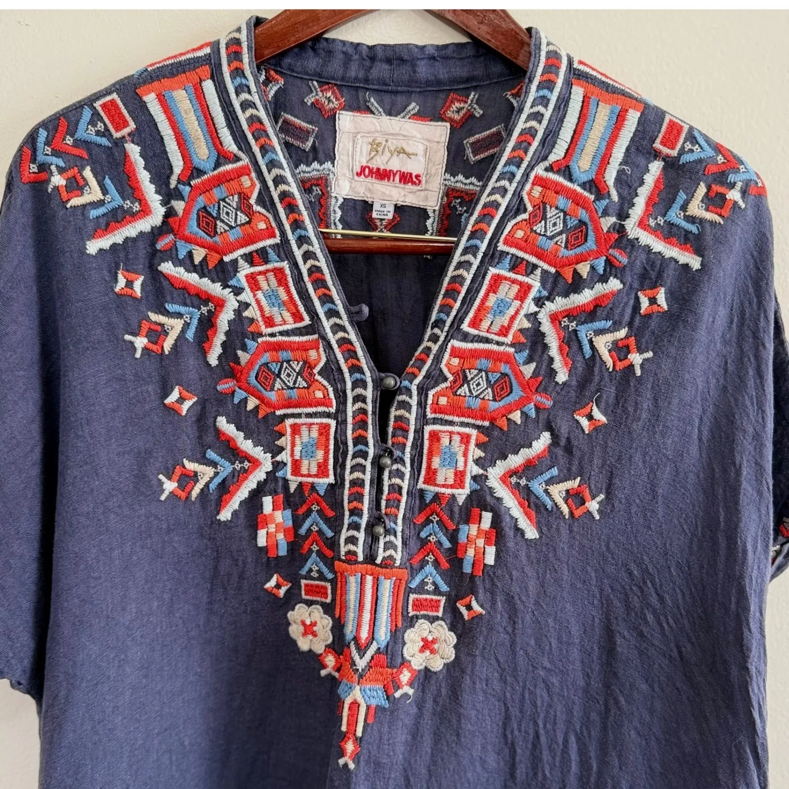 Johnny Was Biya Women's Embroidered Navy Blue Short Sleeve Tunic Size XS - Image 3