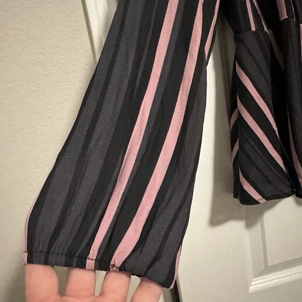 TORRID || Womens Purple Stripe Crepe Surplice Tie Waist Top Blouse || 1X - Image 8