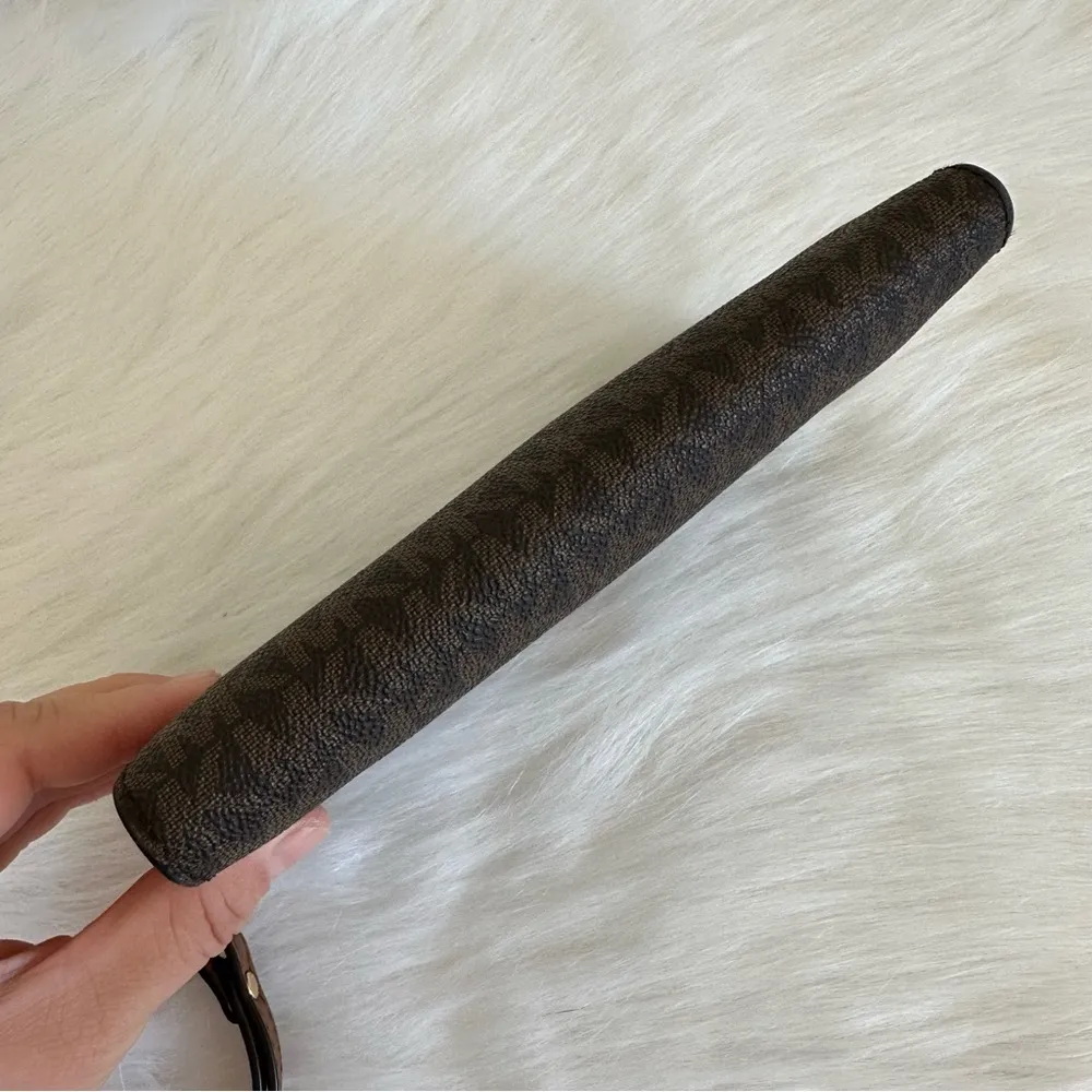 Michael Kors Jet Set Brown Monogram Travel Wallet - Image 5