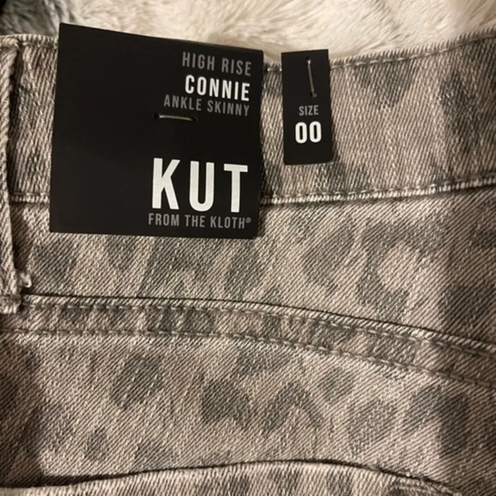 KUT FROM THE CLOTH High Rise Ankle Skinny Grey Charcoal Cutoff Leopard Jeans - Image 13