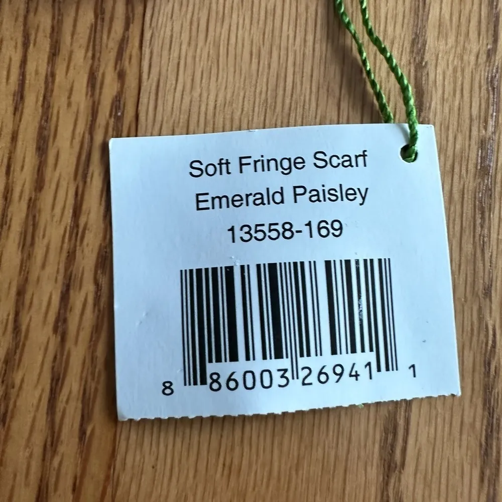 Vera Bradley Soft Fringe Emerald Paisley Scarf NWT - Image 9