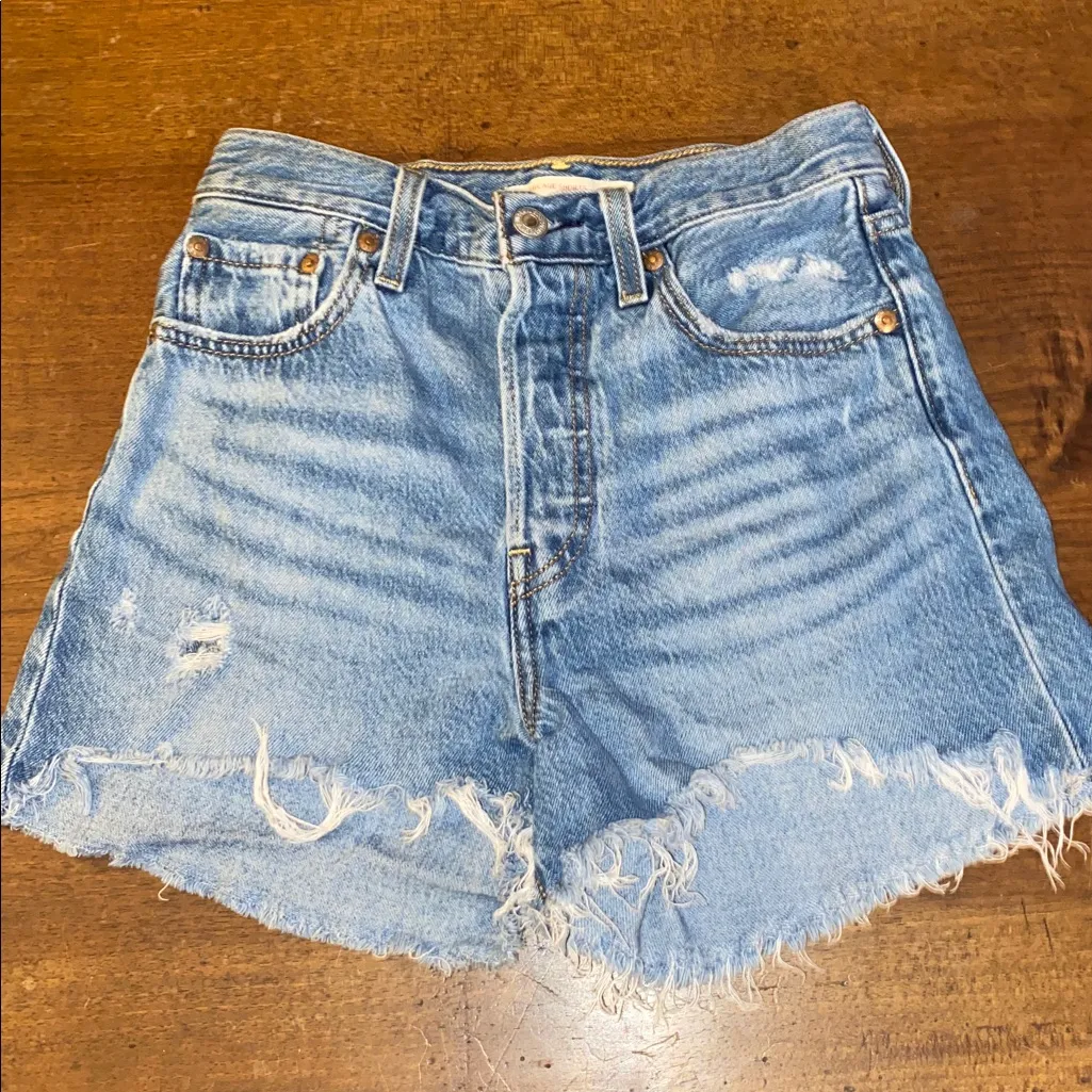 Levi’s Premium Iconic Buttonfly Ribcage Shorts - Image 3