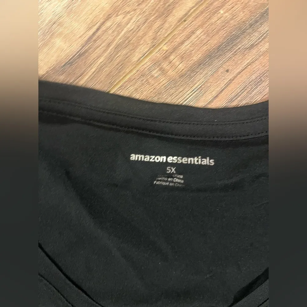 NWT Amazon Essentials Women's Tech Stretch Short - Image 9