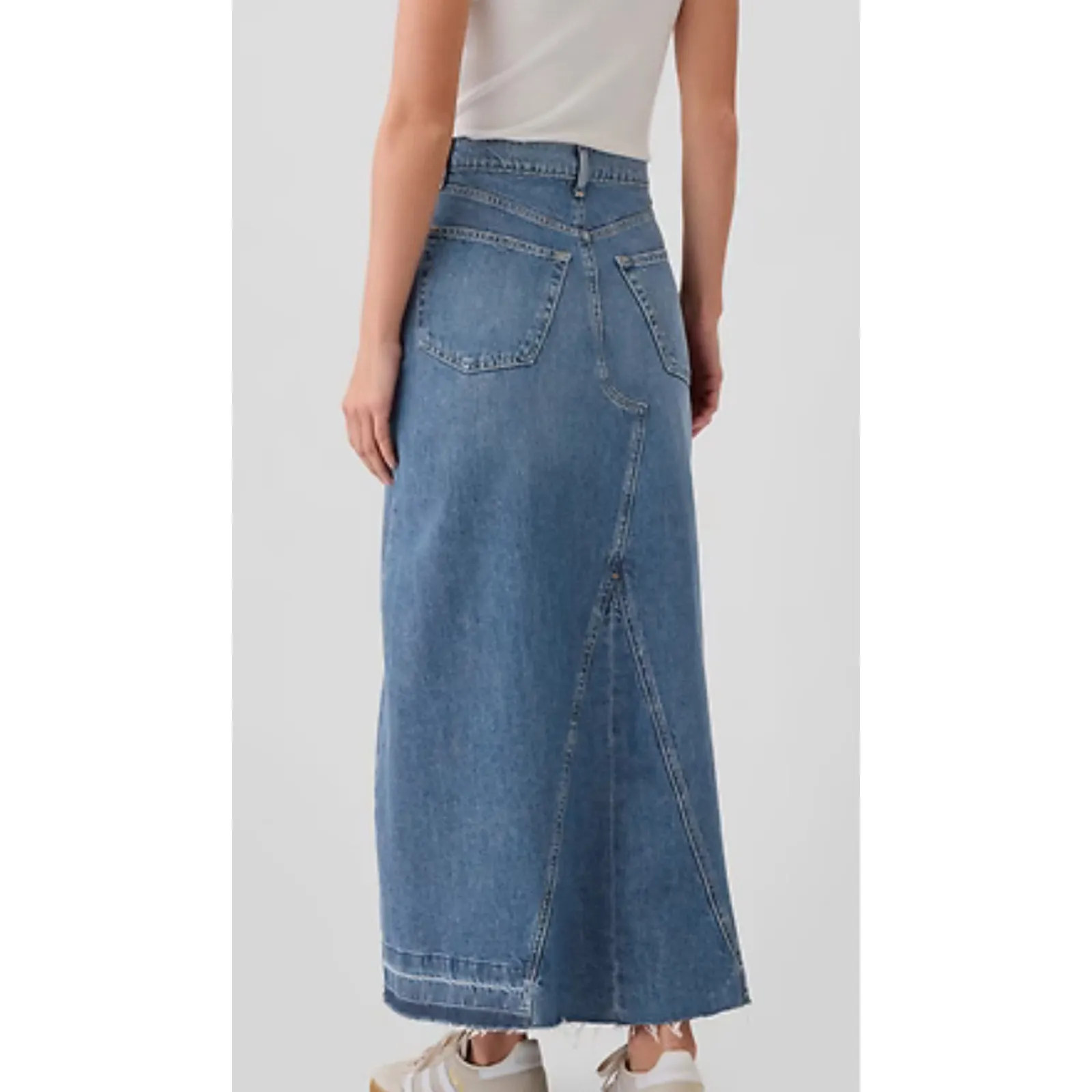 Gap women’s denim maxi skirt in Size 2 with 26" waist - Image 2