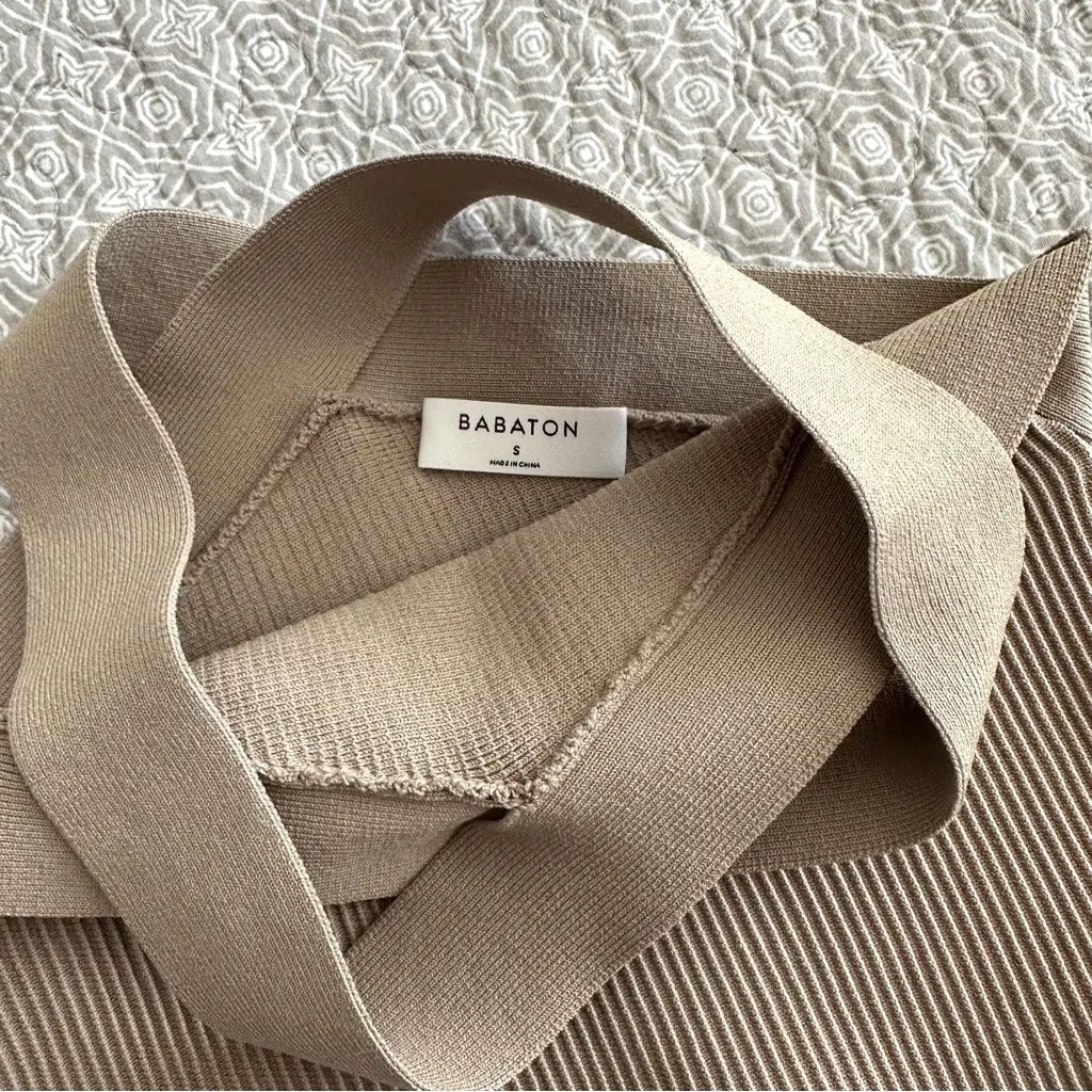 Aritzia Babaton Sculpt Knit Criss Cross Ribbed Cropped Tank Top Tan Beige Size S - Image 6