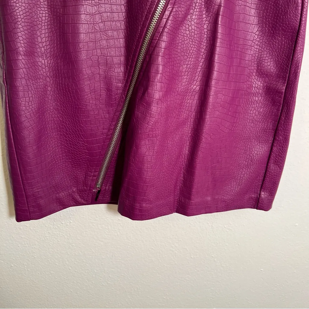 Bar iii Faux Leather Mini Skirt Purple Snakeskin Asymmetric Zip XS - Image 6