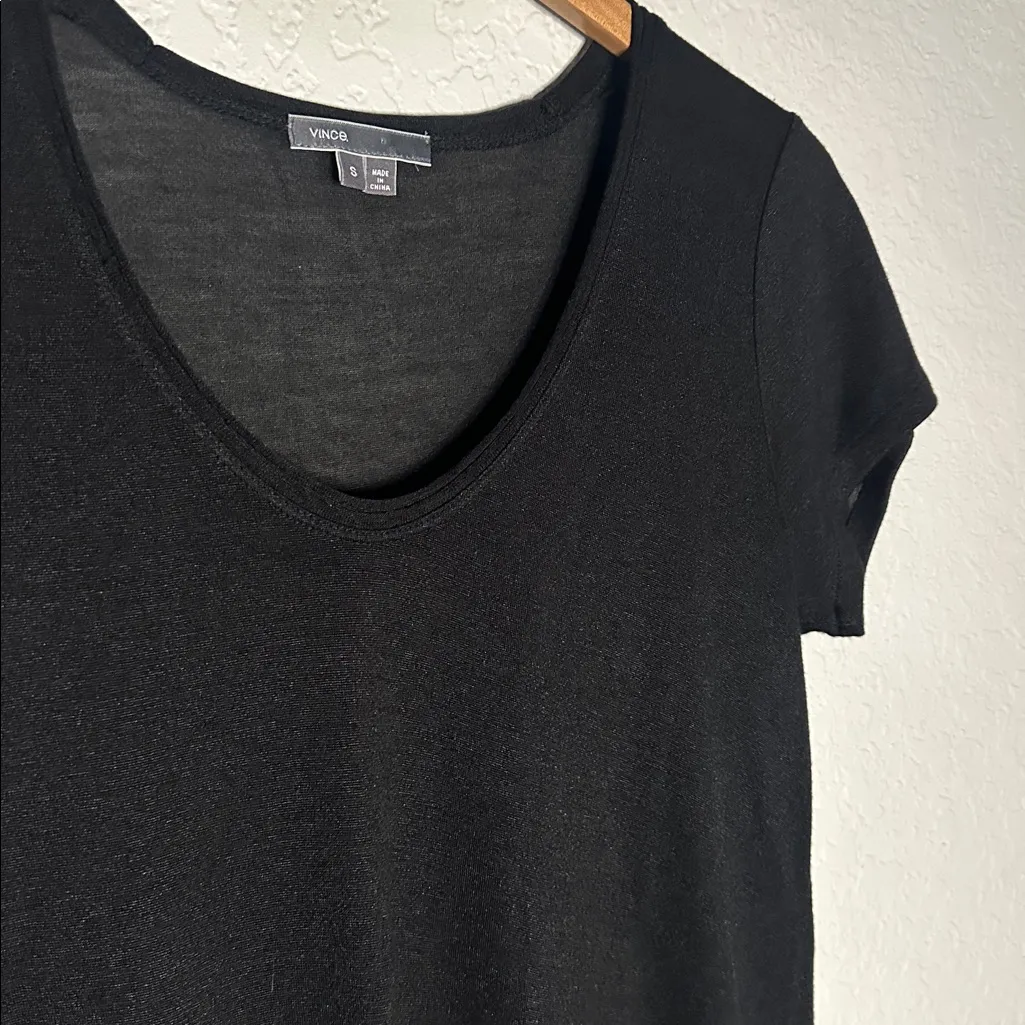 Vince . Classic Black Tissue Tee T-Shirt Elevated Basic Short Sleeve Small - Image 4