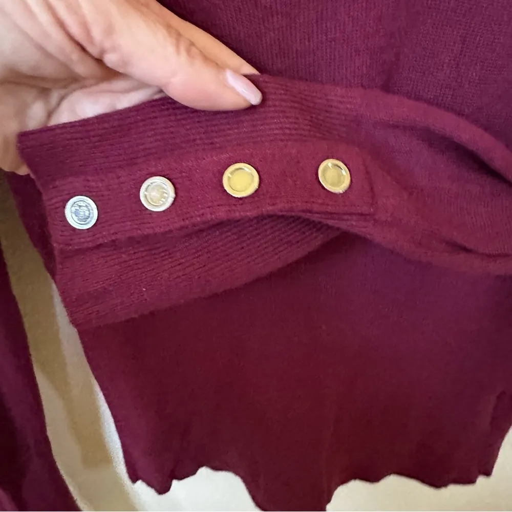 White House Black Market burgundy v-neck sweater XS - Image 4