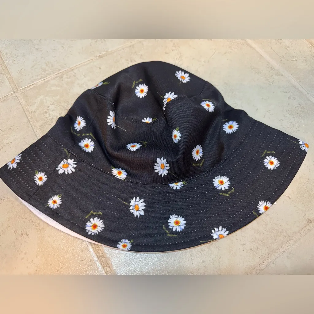 ALICE & OLIVIA Reversible Bucket‎ Hat - Image 3