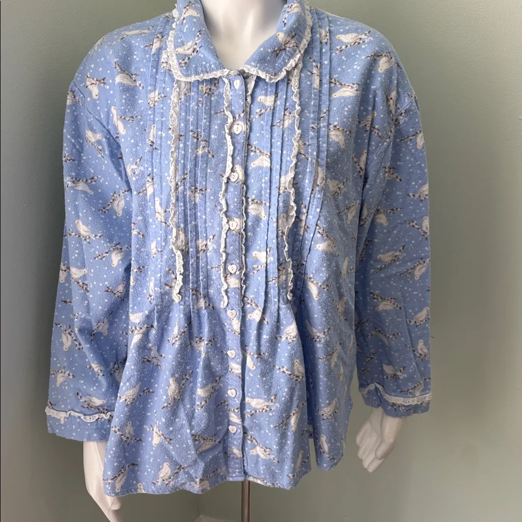 Lanz white doves flannel pajamas top size medium Blue - Image 3
