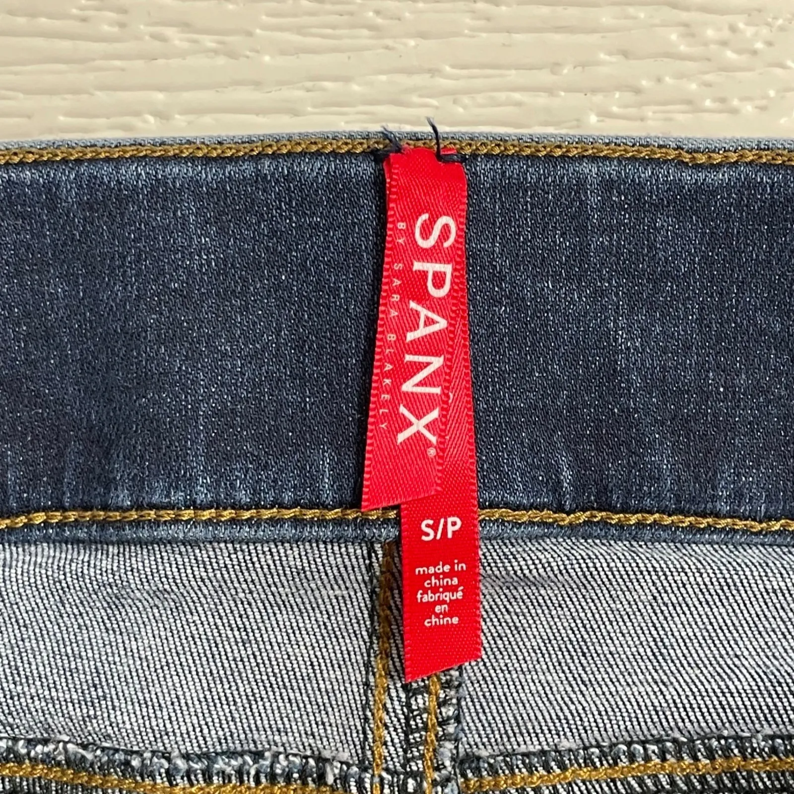 SPANX Small Distressed Denim Leggings Pull On Jeans Tummy Control Jegging 20203R - Image 3