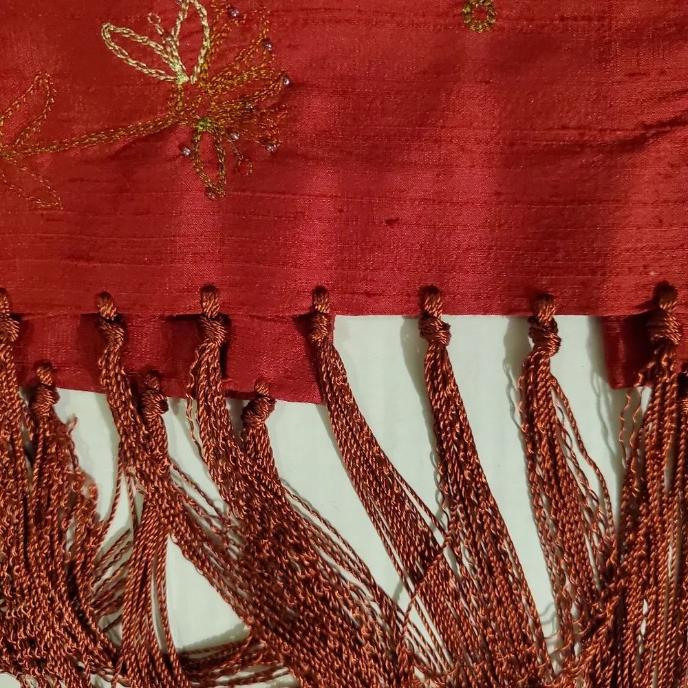 🔥SALE🔥Kelly & Diane Red Silk Embroidered Floral Skirt 4P - Image 5