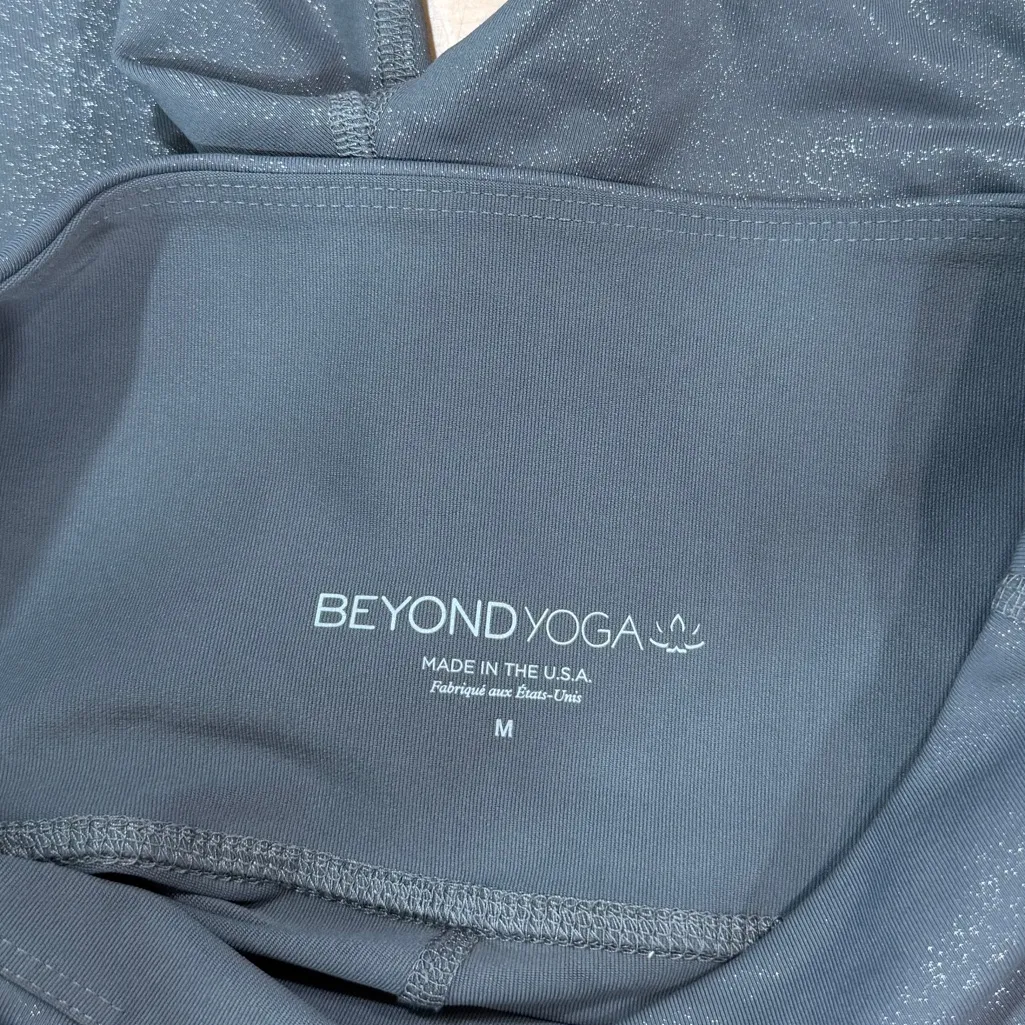 Beyond Yoga Twinkle High Waisted Biker Shorts Gray Sparkle Size Medium - Image 5