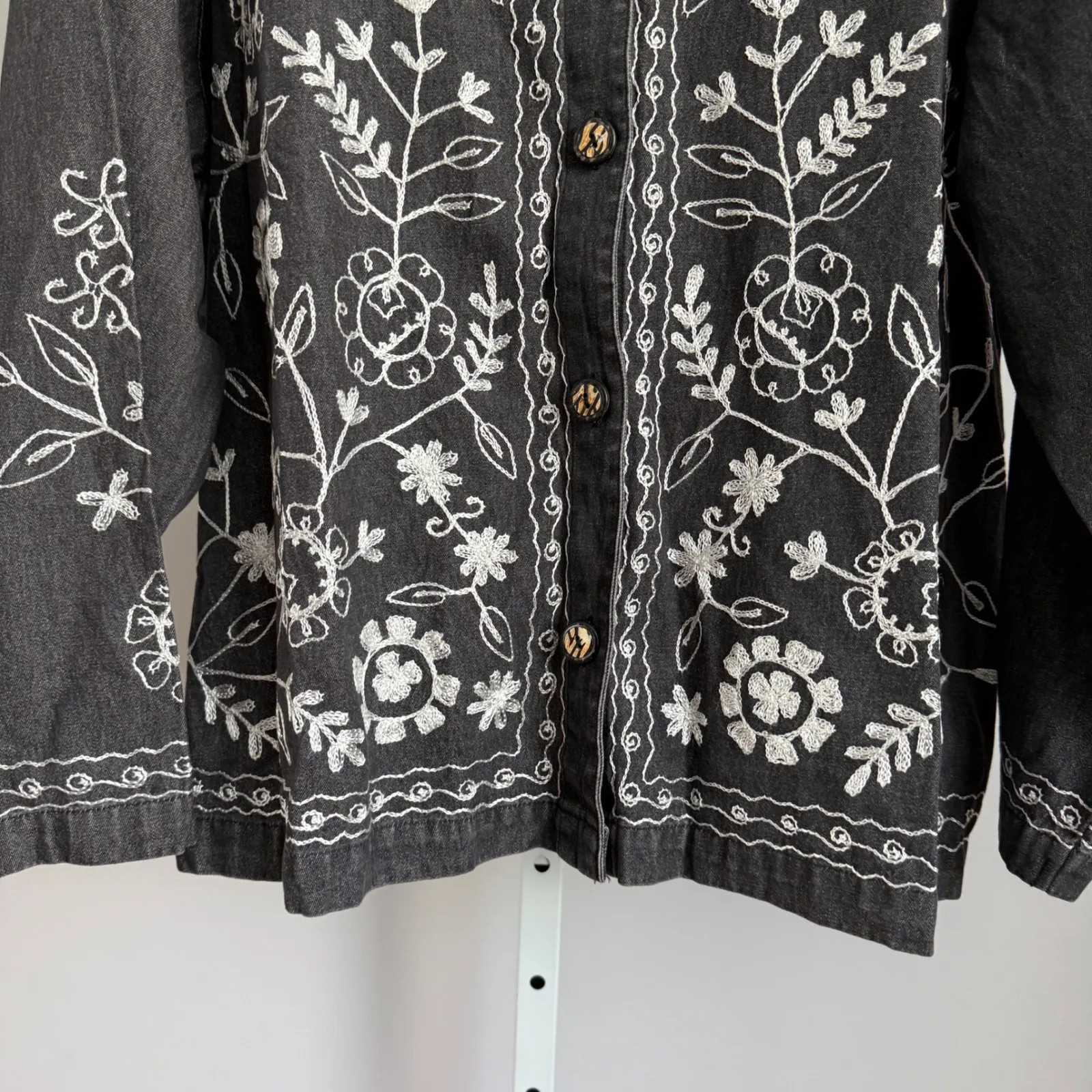 Sacred Hawk Embroidered Denim Jacket Floral Western Jean Jacket Medium Gray - Image 4