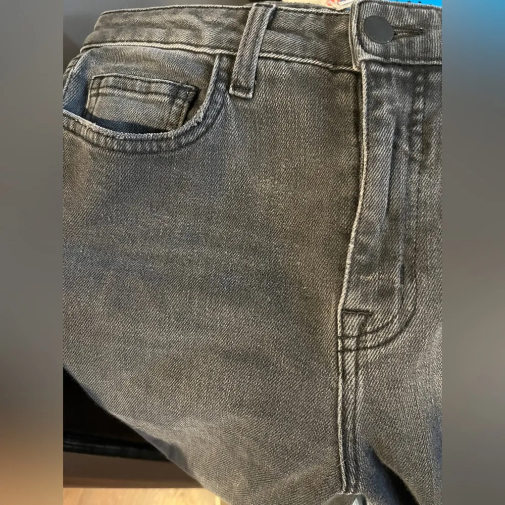 L’Agence Grey Audrina Destructed-Knee Crop Straight-Leg Jeans 27 - Image 11