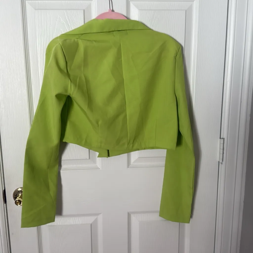 PrettyLittleThing Women's Lime Green Cropped Blazer size 4/small - Image 4