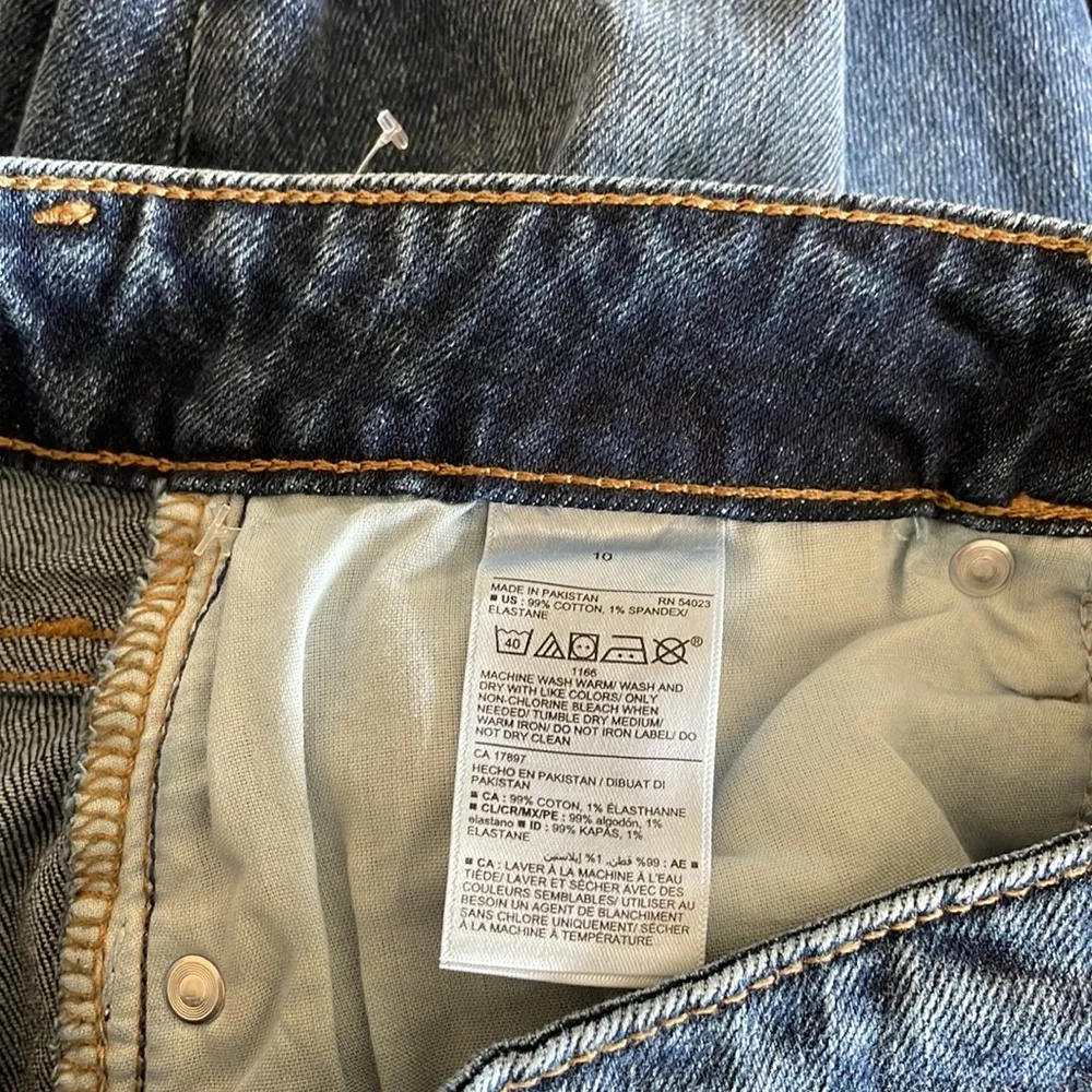 NWOT OLD NAVY High-Waisted O.G. Straight Ripped Cut-Off Jeans - Image 6